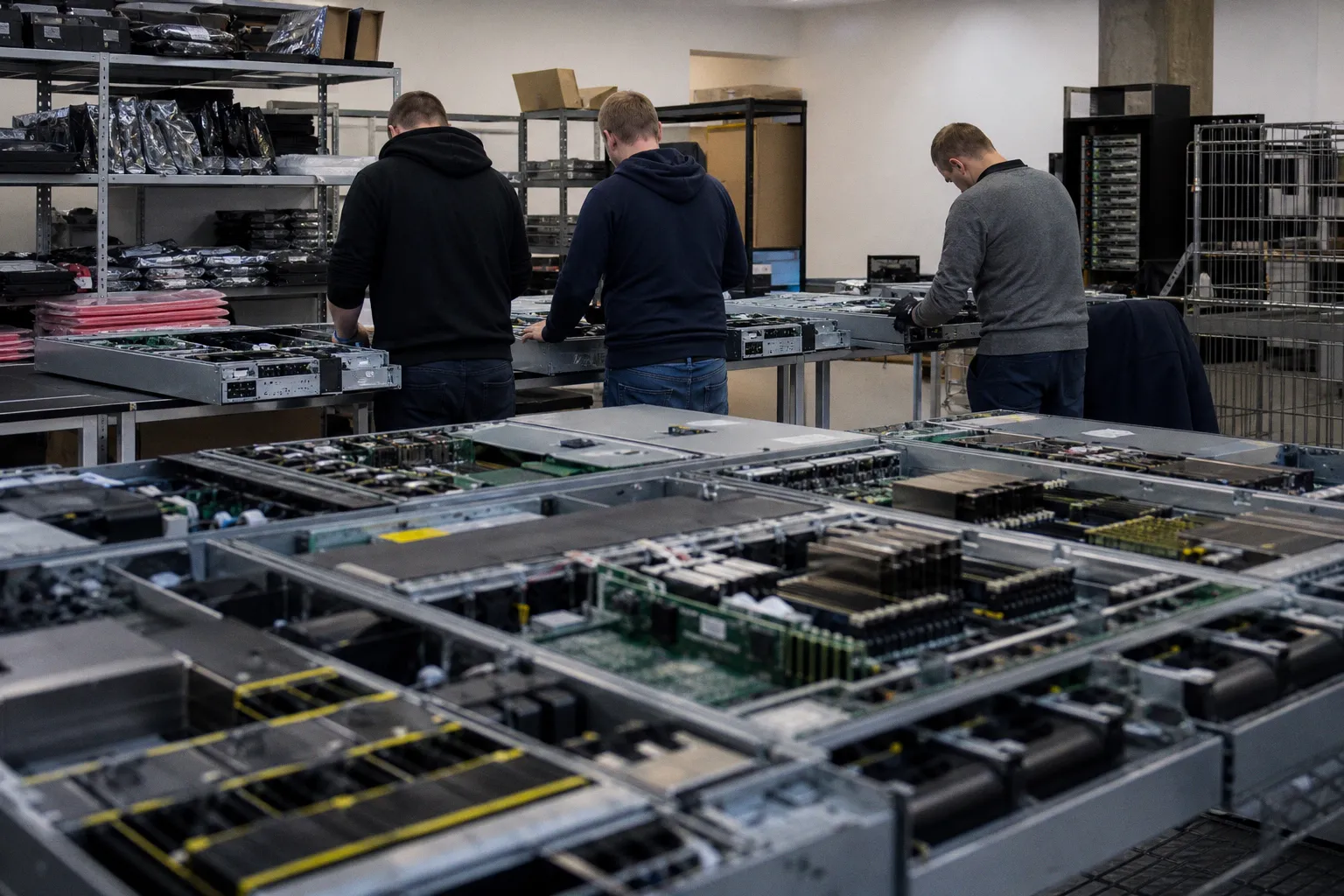 AMD Zen 7: EPYC-Serverportfolio splittet sich 2028 in drei spezialisierte Linien