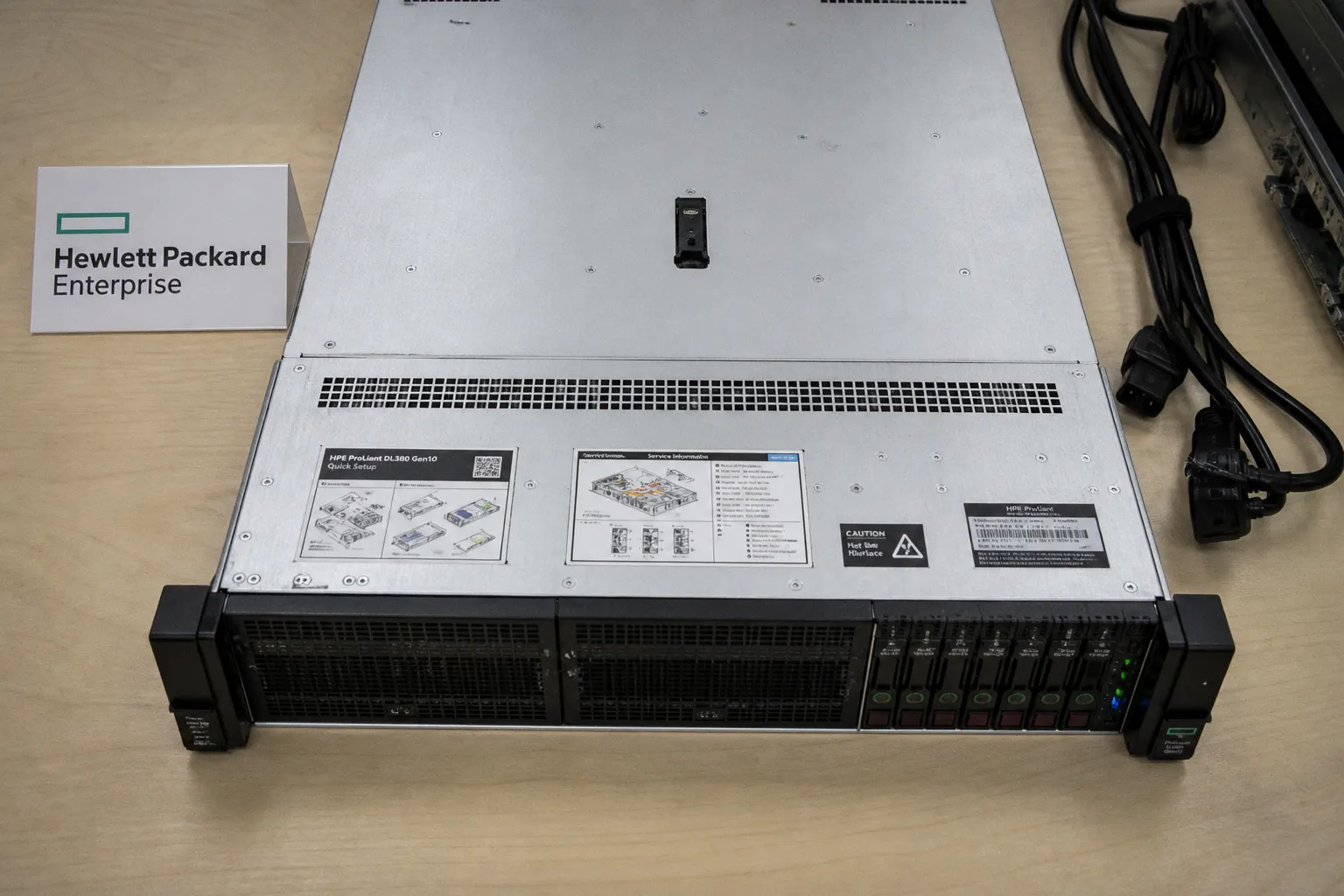 Effiziente Server-Beschaffung: Newegg Business und HPE im gemeinsamen Webinar