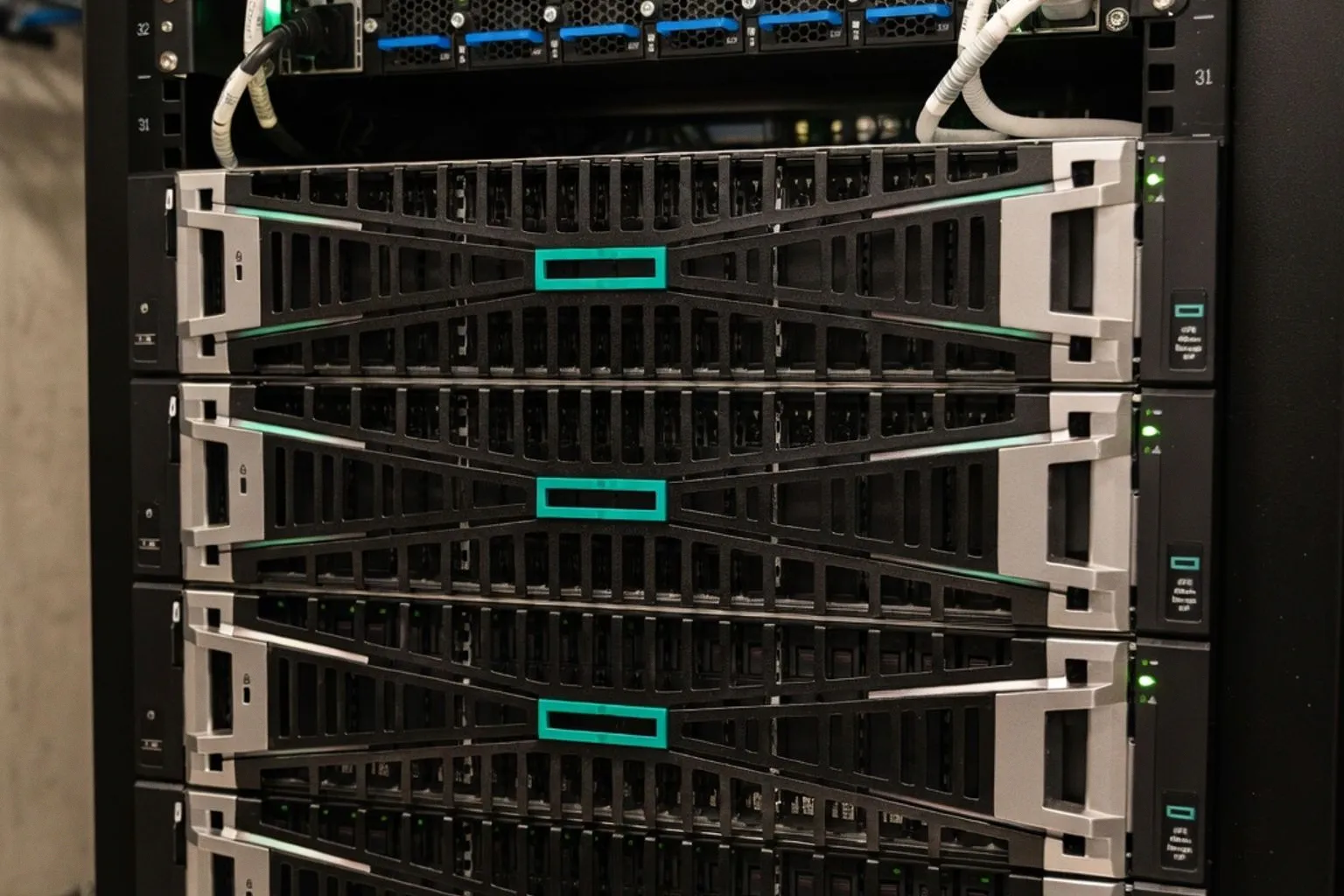HPE Alletra Storage MP B10000: Version 10.6.0 bringt Sechs-Knoten-Cluster und KI-Support