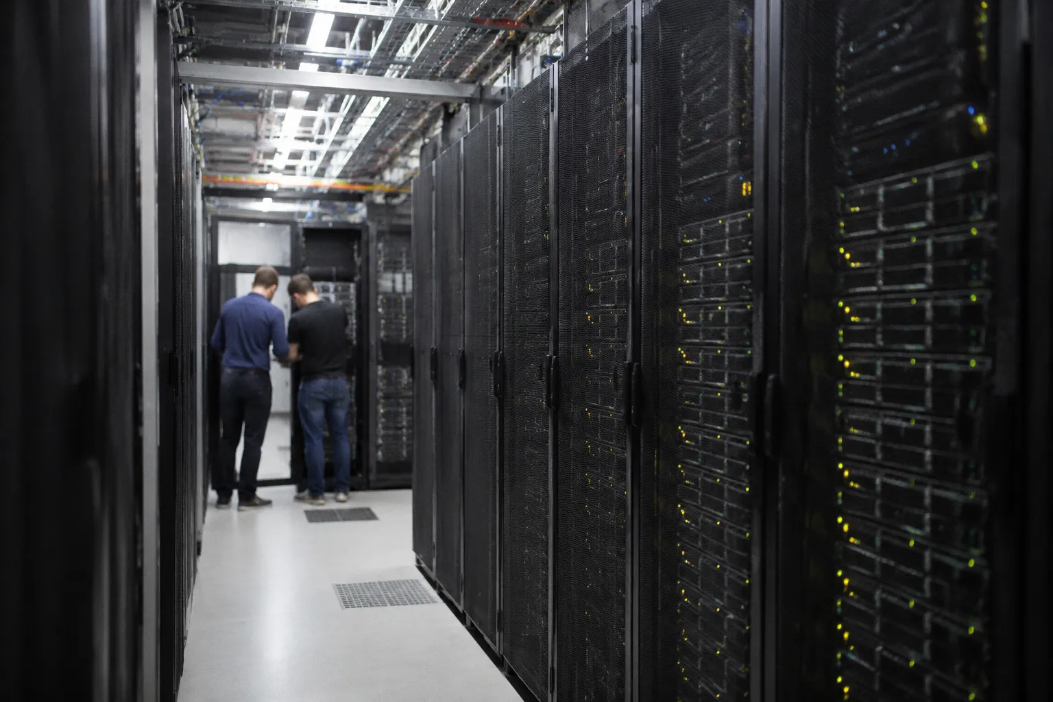Microsoft und AMD vertiefen Partnerschaft: Fokus auf Helios-Plattform und KI-Beschleunigung