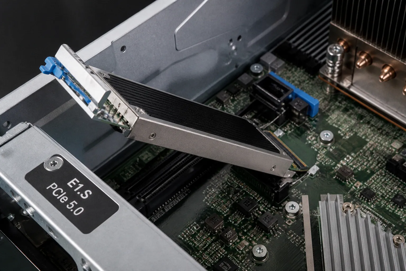 PCIe 5.0 SSDs im Server: Kompatibilität und Konfiguration