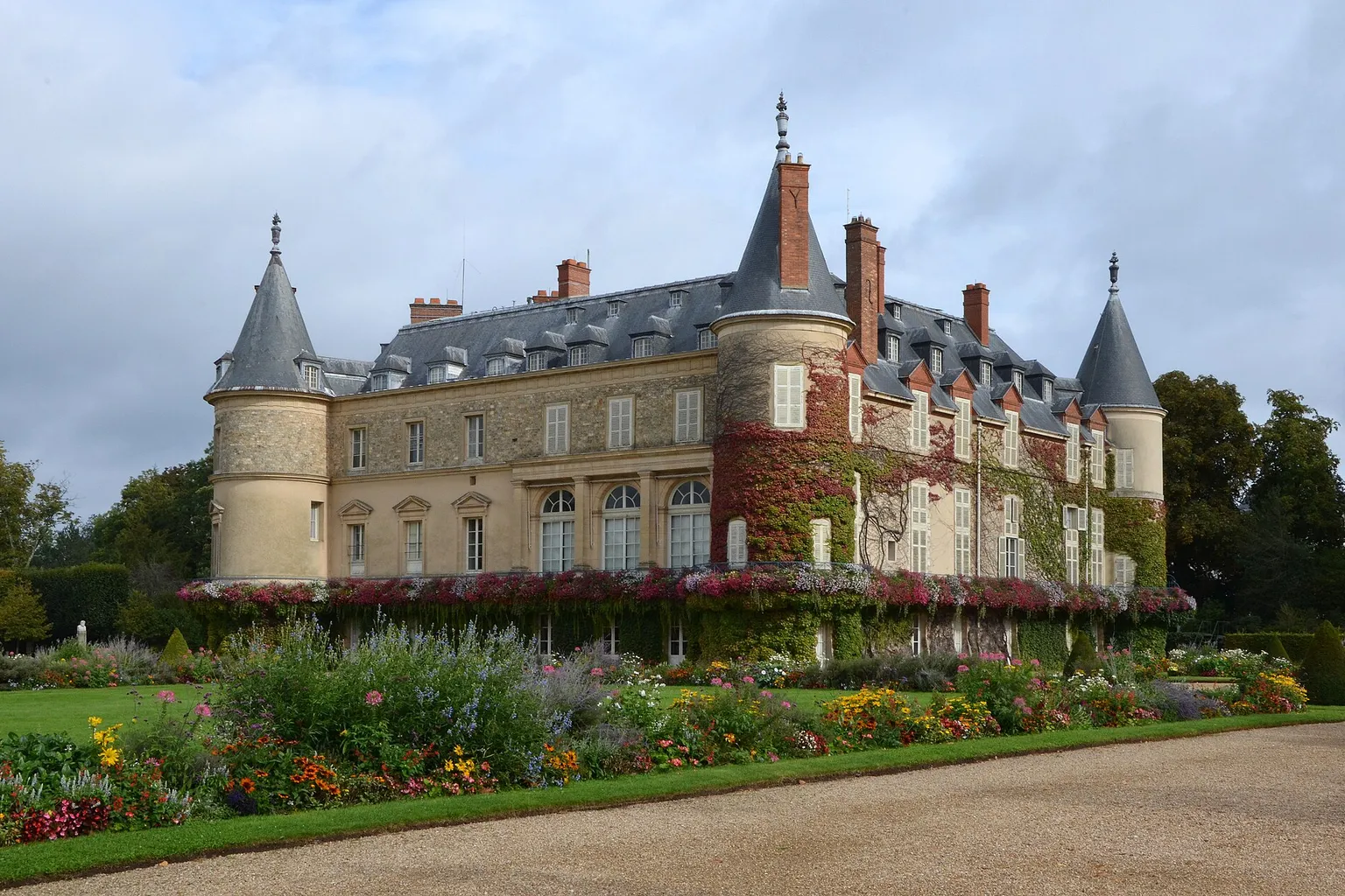 Schloss Rambouillet Tickets: Worauf beim Kauf zu achten ist
