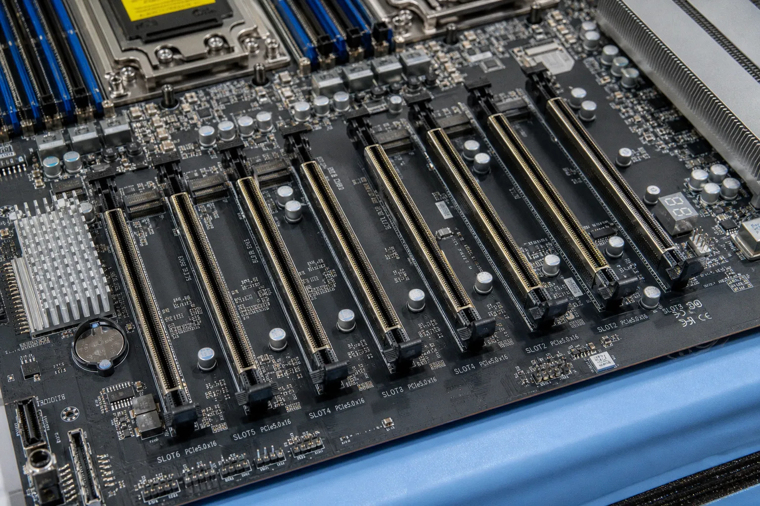 Server-Mainboard-Auswahl: Worauf es bei PCIe-Lanes ankommt